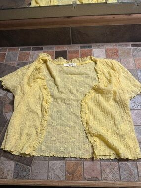 Reserved Yellow Short-Sleeve Button-Front Ruffle Top